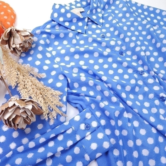 Michael Kors Baby Blue Dotted Button Down Top Sz M - Picture 6 of 12